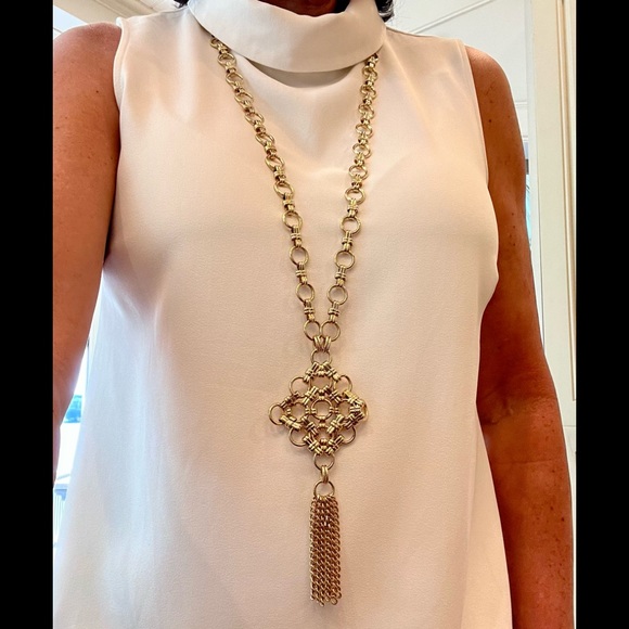 Lee Angel long gold necklace with tassel ornamentation - Picture 6 of 16